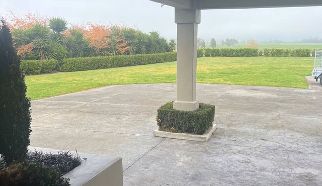 Hosts on the Coast Country Retreat