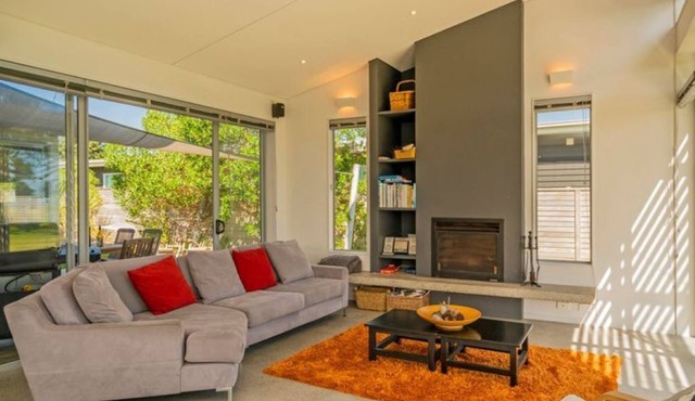 Hosts on the Coast Taranui's Nest