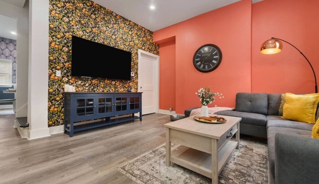 *HostWise Stays* - Pet Friendly, Patio, Great for Long Stays!