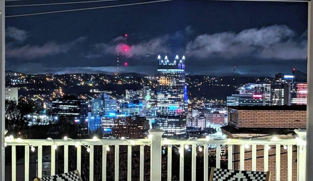 ★ HostWise Stays ★ Skyline City Views & Rooftop Bar at Mt. Washington