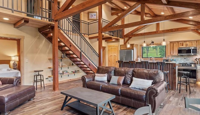 Hot Shot Hideaway near Custer Attractions