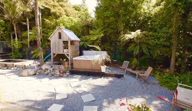 Hot spa, unique 3 bedroom sanctuary with views