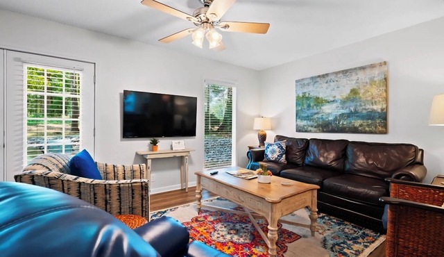Hot Springs Village, Hermosa at DeSoto Courts! Swim Golf Fish Explore Trails!