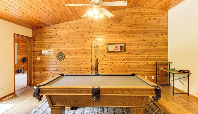 Hot Tub & 2 Recreation Rooms: Spacious Onamia Home