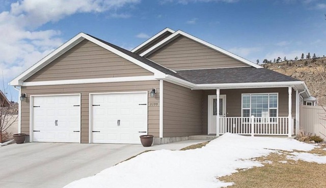 !Hot Tub! 4 Br/3 Bath/Cable TV/Fast500mbpsWiFi/Cul-de-sac