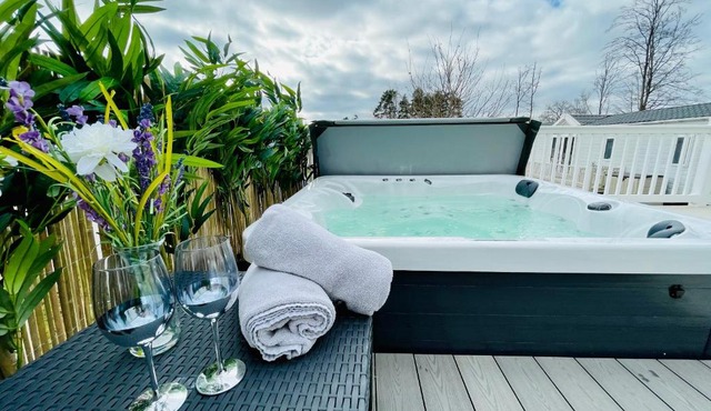 HOT TUB 5 Birch Creek