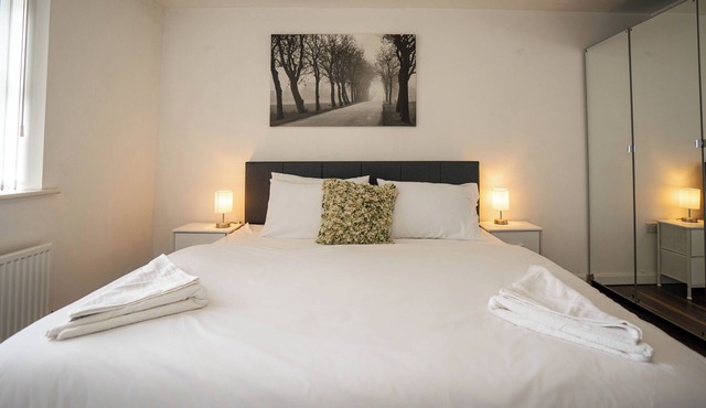 Hot Tub | 5BR | Luxury Coventry Retreat