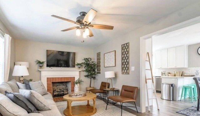 Hot Tub | 7 Beds | Fire Pit | Patio & Grill