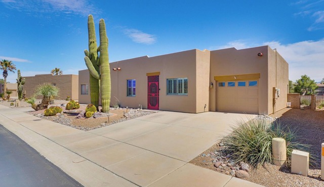 Hot Tub Access & Fire Pit: Green Valley Getaway!