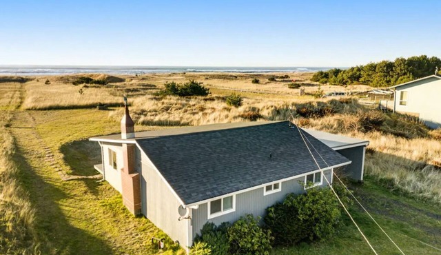 Hot Tub, Amazing Views, Ocean Front, Pets OK (Serenity)