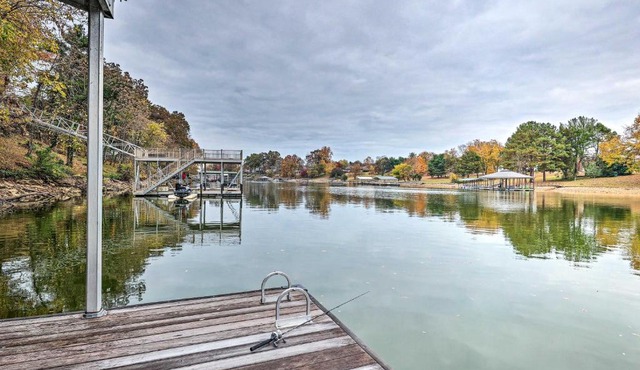 Hot Tub and Dock! Spacious Lakefront Retreat