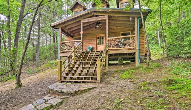 Hot Tub and Furnished Porch Balsam Grove Cabin