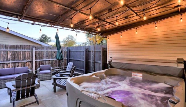 Hot Tub and Games! Family Friendly