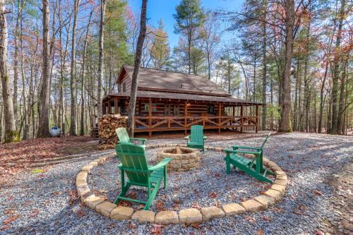 Hot Tub and Games Ridgetop Cabin in Blue Ridge!