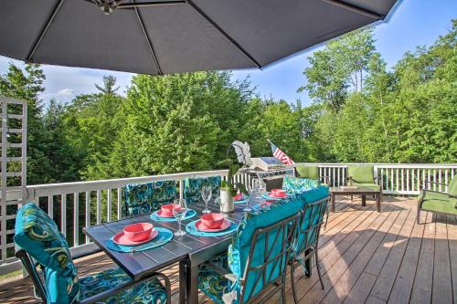 Hot Tub and Private Beach Access! North Conway Home