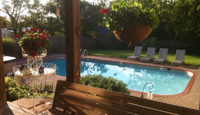 Hot Tub and Private Pool, 7 Bedroom, 4 Bathroom Home. Sleeps 16 comfortably.