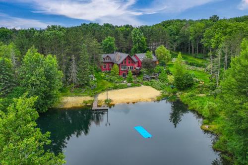Hot Tub and Private Sauna Wausau Family Home