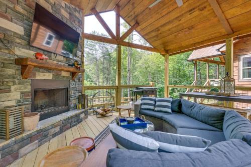 Hot Tub and River Access Family McCaysville Cabin