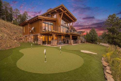 Hot Tub and Scenic Views at The Bailey Lodge
