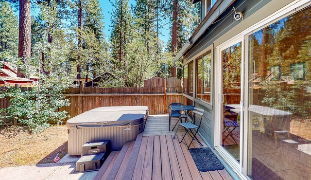 Hot Tub & Backyard - Walk 2 Blocks to Lake & Restaurants