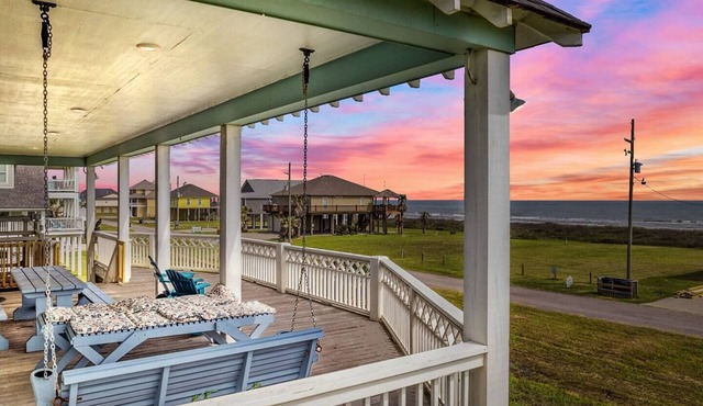 Hot Tub! | Beach View | King Beds | Nov Specials