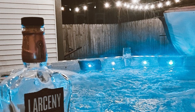 Hot Tub Beautiful Downtown Indy Home Near Lucas Oil!