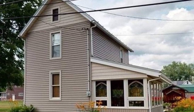 Hot Tub! Book Now for Spring and Summer!