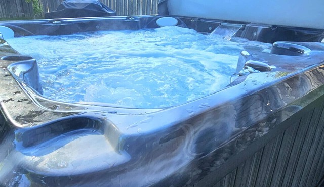 Hot Tub | Built in Fire Pit | Fenced Yard for Kids