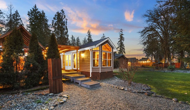 Hot Tub Cabin #7 with Fire Pit
