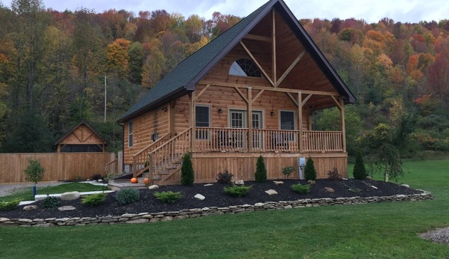 Hot Tub Cabin at Rough and Ready