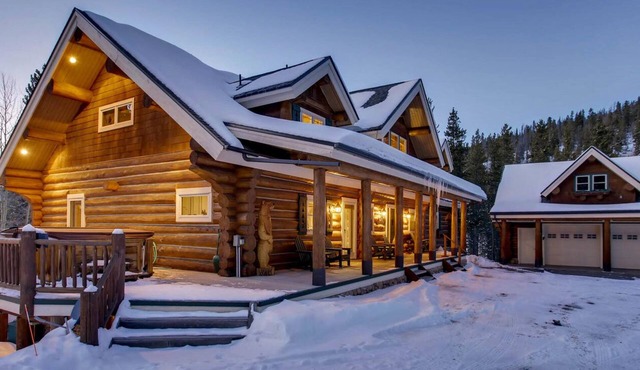 Hot Tub + Close to Downtown + Mtn Views - Twin Eagles Lodge