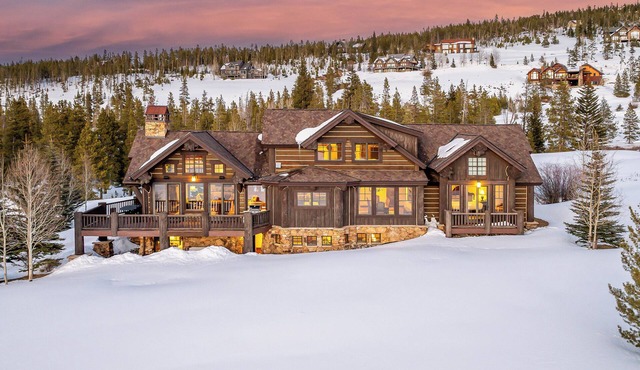 Hot Tub + Close to Skiing/Golf + Ski Shuttle - Monte Video