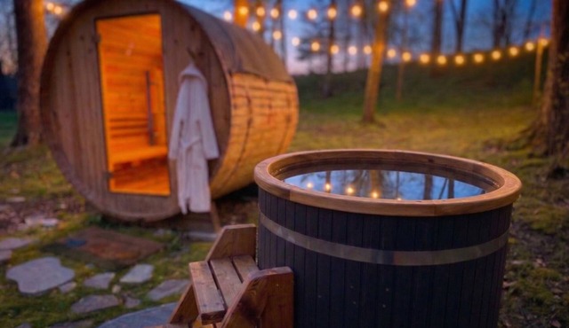 Hot tub/Cold Plunge/Sauna/Pools/Lakes
