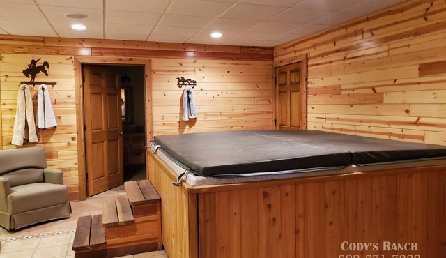 Hot Tub! Cowboy Retreat! SW Wisconsin Driftless Region on UTV Route