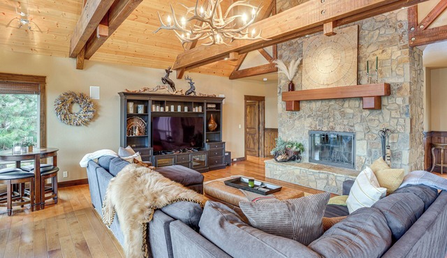 Hot Tub & Dock: Deschutes River All-Season Retreat