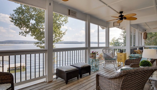 Hot Tub & Dock: Guntersville Lake Getaway!