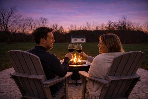 Hot Tub Fenced Yard Perfect Family Retreat Near Chagrin Falls