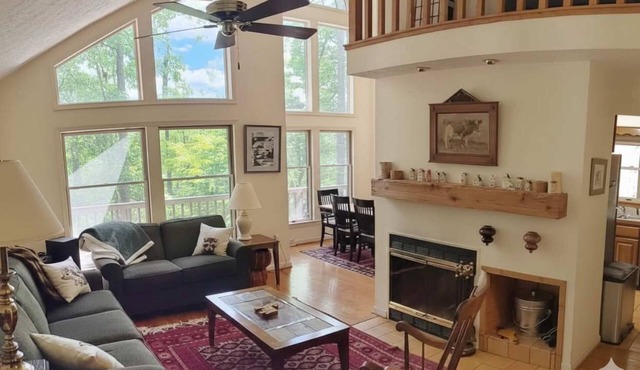 Hot Tub, Fire Pit, Deck, Screened Porch & More