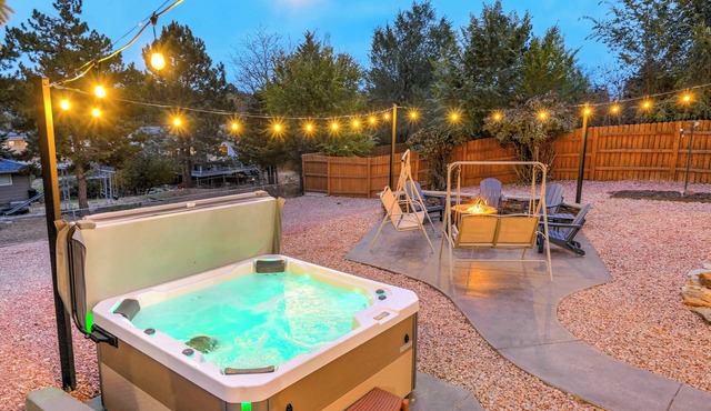 Hot tub, fire pit, and deck | Mountain view in COS
