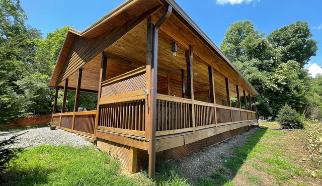 Hot tub - Fire pit- Covered Carport