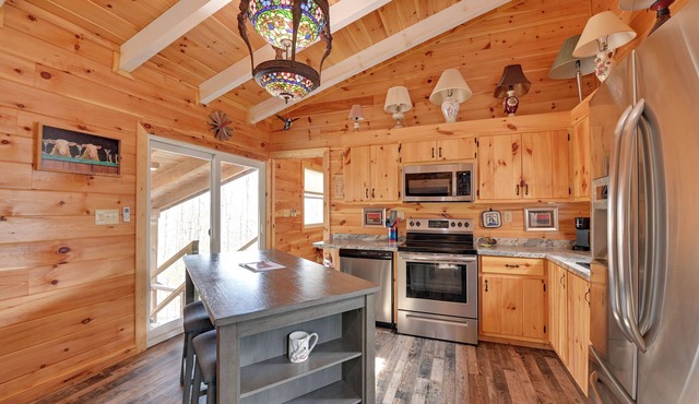 Hot Tub + Fire Pit: Frenchburg Cabin on 1 Acre