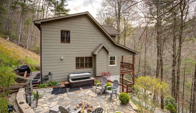 Hot Tub, Fire Pit, Game Room, Pet Friendly, Hiking