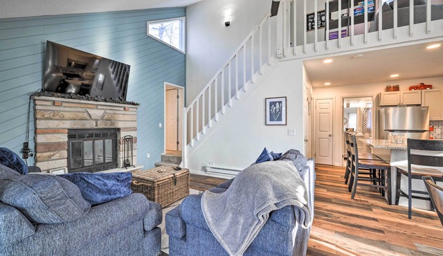 Hot Tub, Fire Pit & Game Room: Tobyhanna Home!