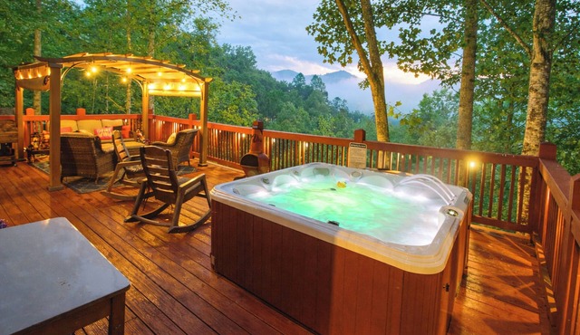 Hot Tub, Fire Pit & Lake Access! Almond Cabin
