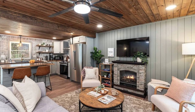 Hot Tub | Fire Pit | River | State Park | King Bed