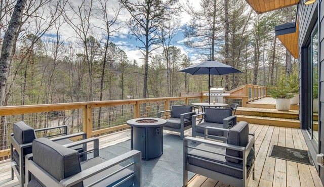 Hot Tub + Fire Pit: Modern North Carolina Retreat