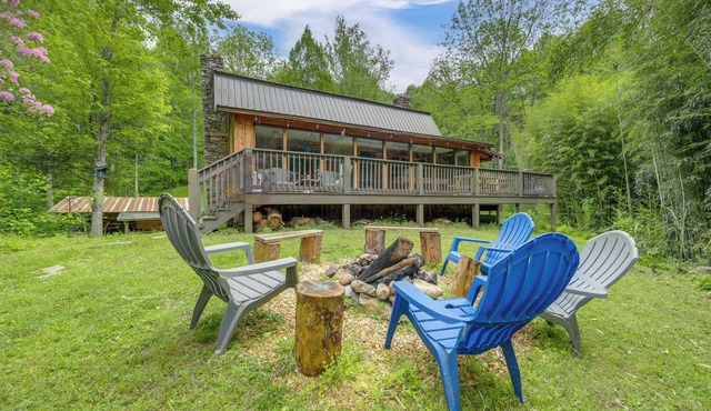Hot Tub, Fire Pit: Waynesville Getaway Near Hiking