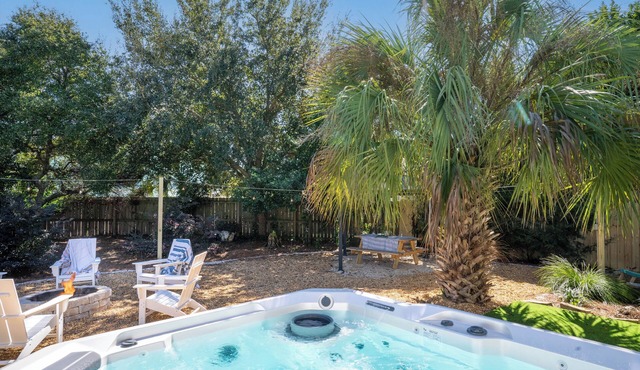 Hot Tub, Fire Pit, King Bed! Easy Walk to Beach! Pets Allowed