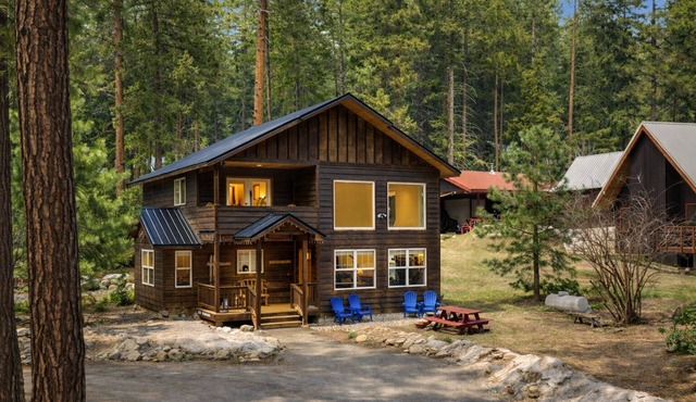 Hot Tub | Firepit | BBQ | Community Beach | Dogs