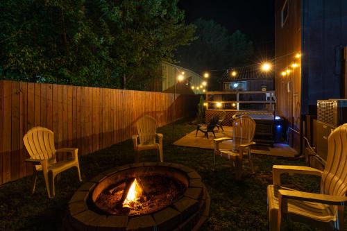 Hot Tub Firepit Corn Hole BBQ Game Room Spa Bath